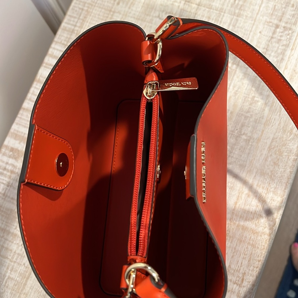 Michael Kors Orange Shoulder Bag with Saffiano Leather NWOT - Picture 10 of 13